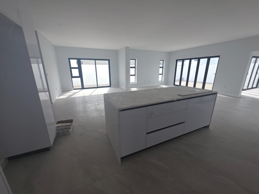 4 Bedroom Property for Sale in Sandown Western Cape